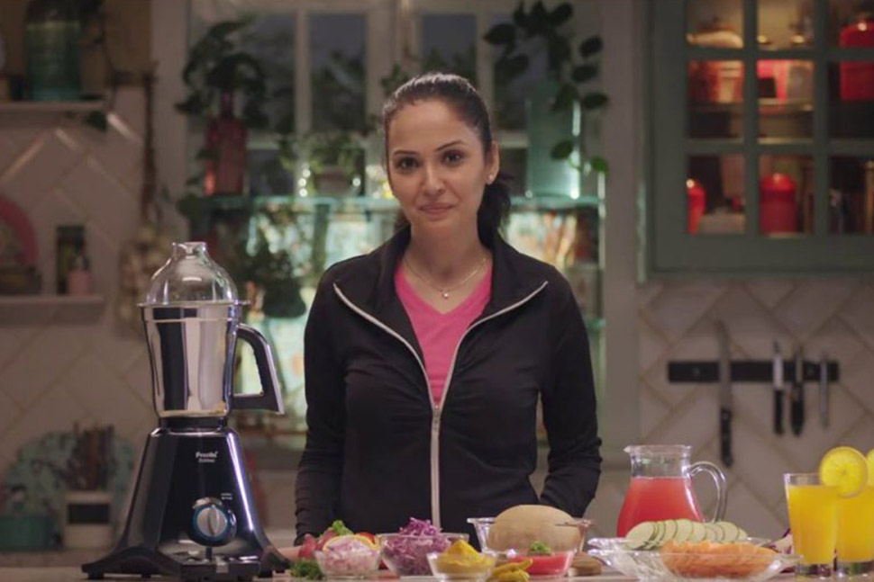 Video & Social Engagement Discover how this consumer brand got people talking about their product through video and social campaigns.